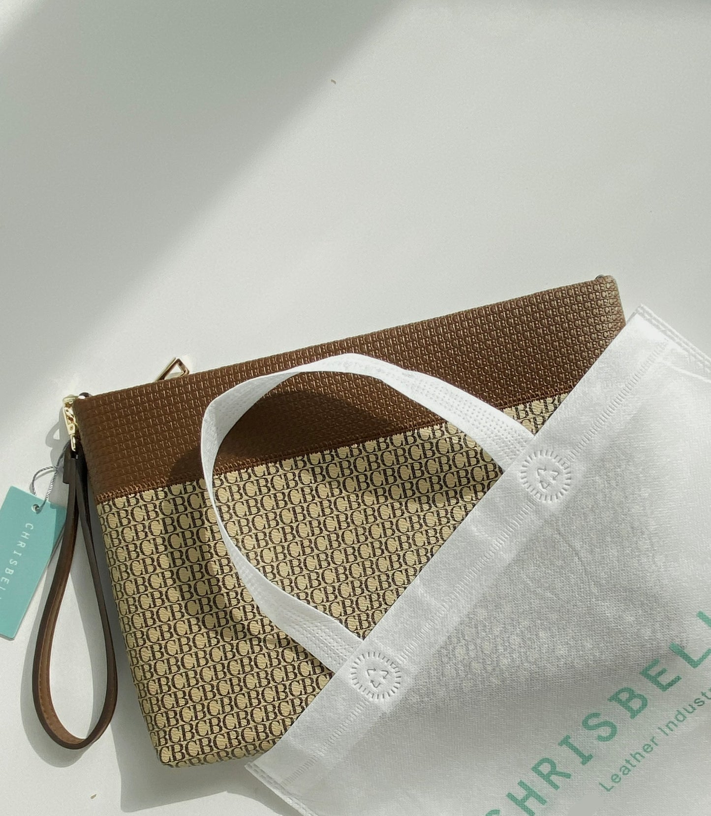 كريس بيلا ايكون باوتش وسط