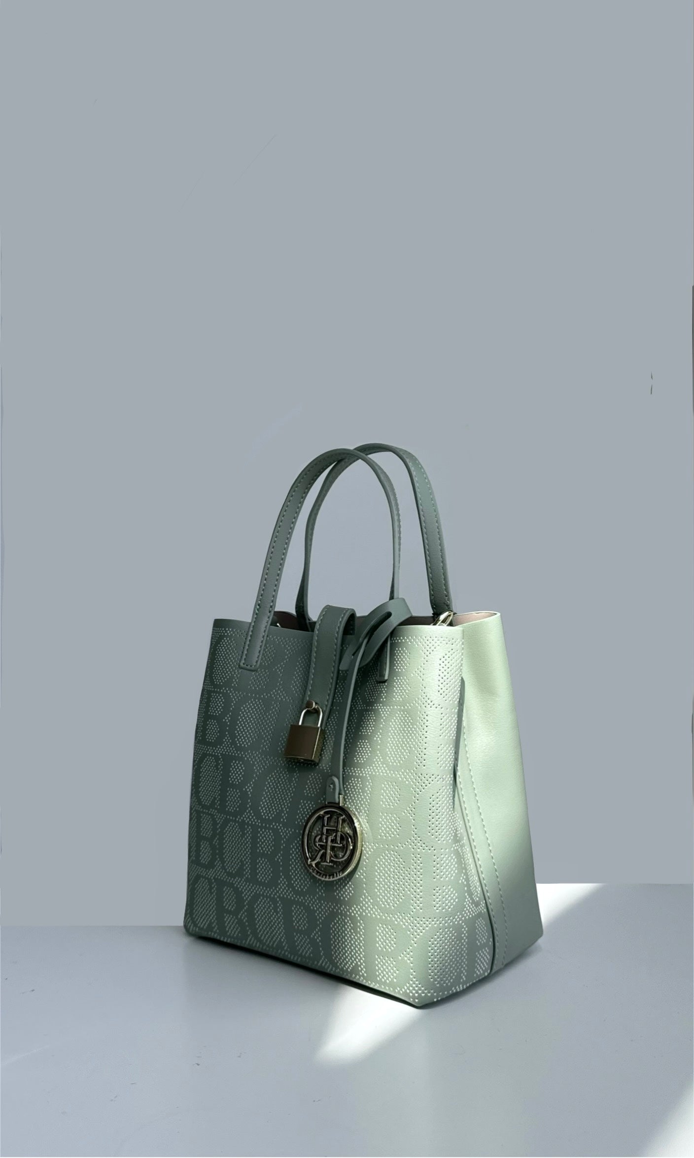 Chrisbella jada tote