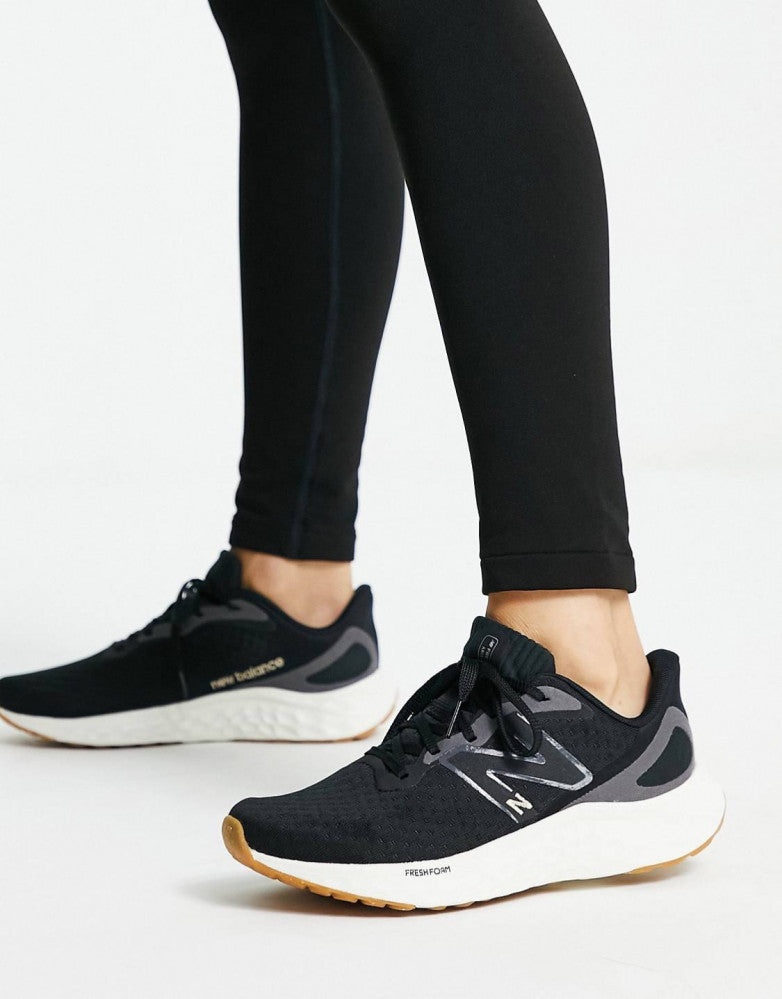 New Balance ari v4 women's black